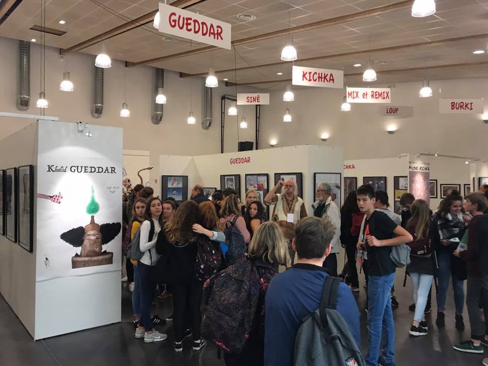 Les enfants découvrent les différentes expositions du salon