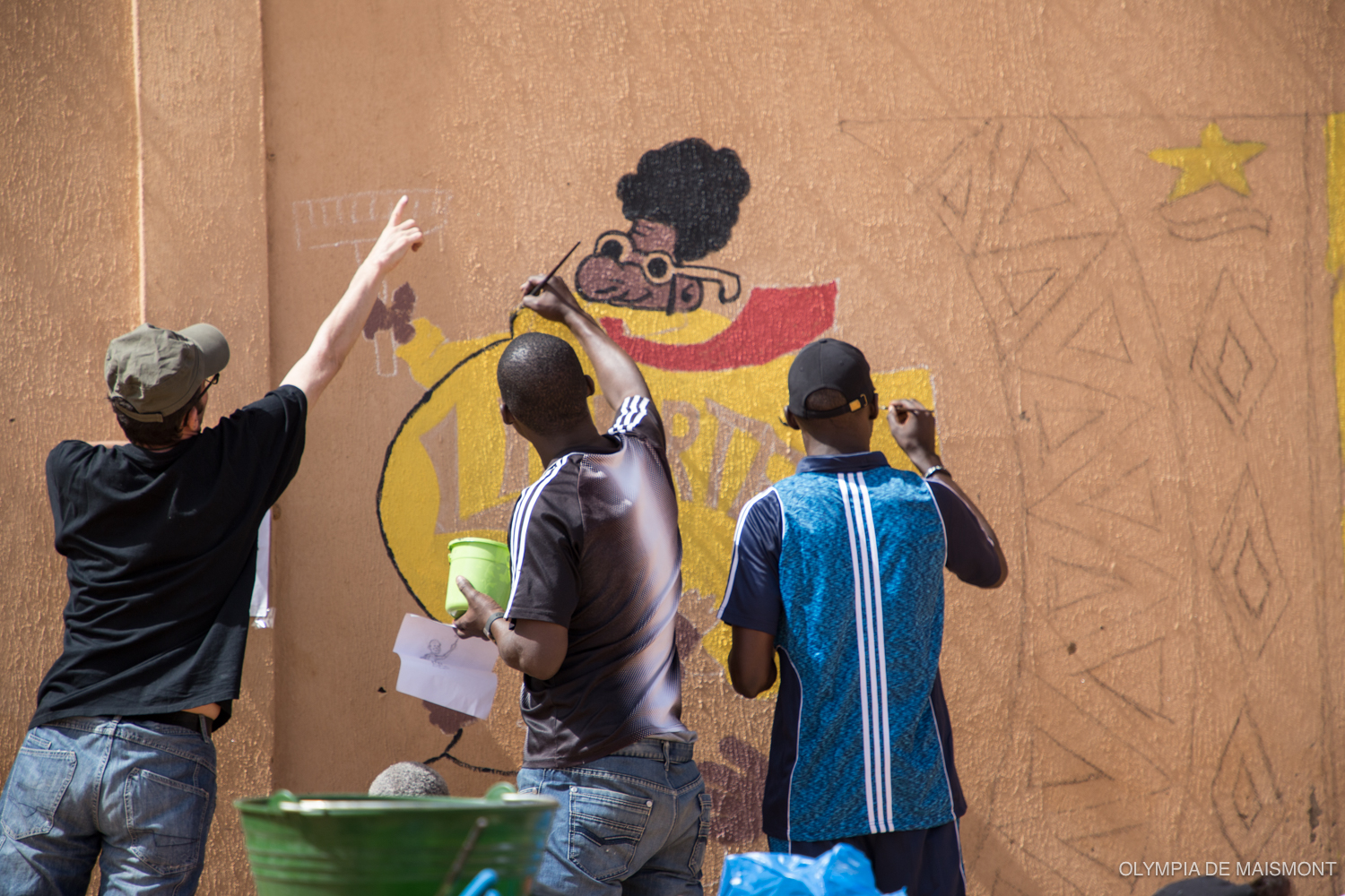 Création d’une fresque collective à la MACO © Olympia de Maismont