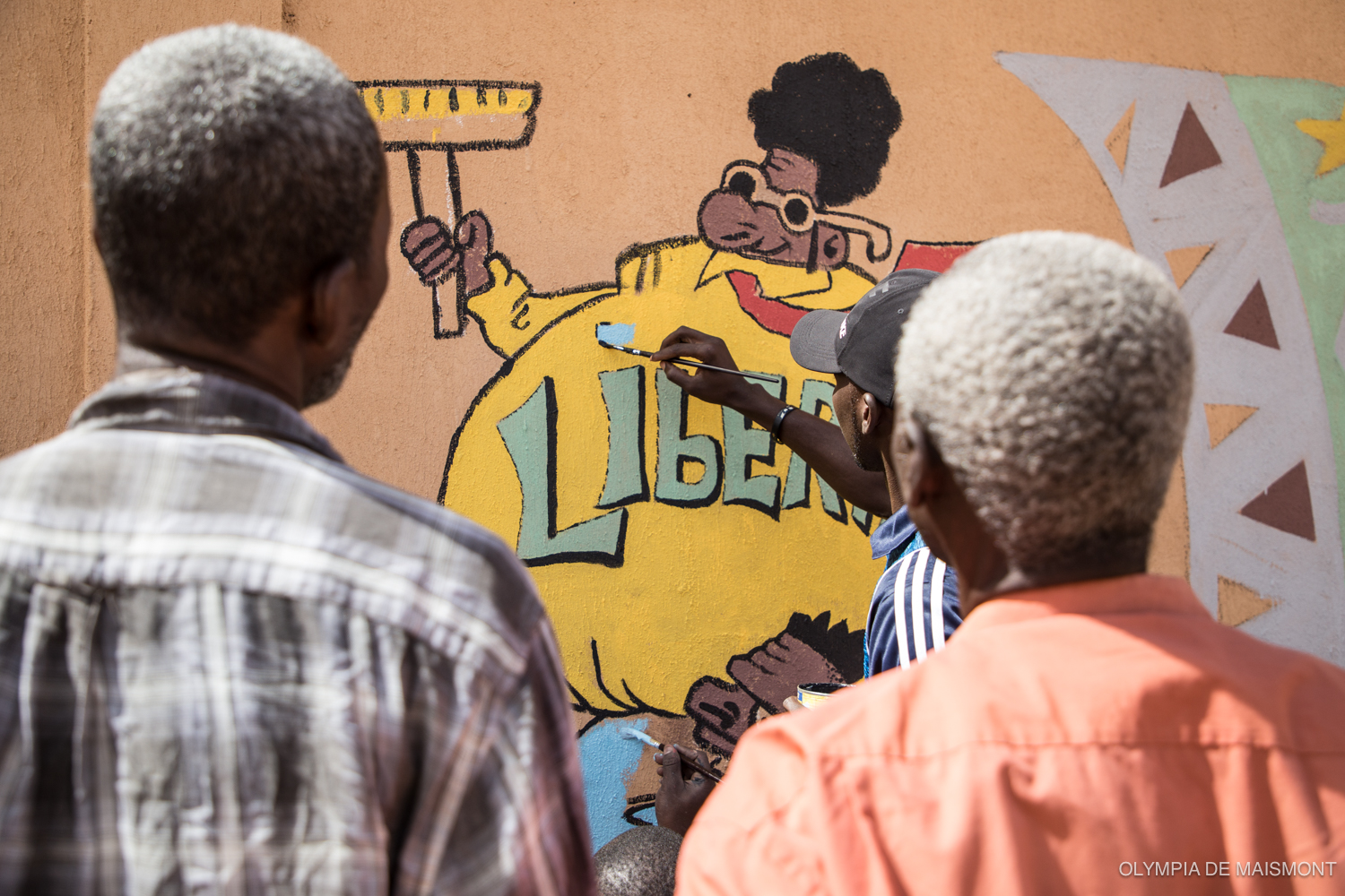 Création d’une fresque collective à la MACO © Olympia de Maismont