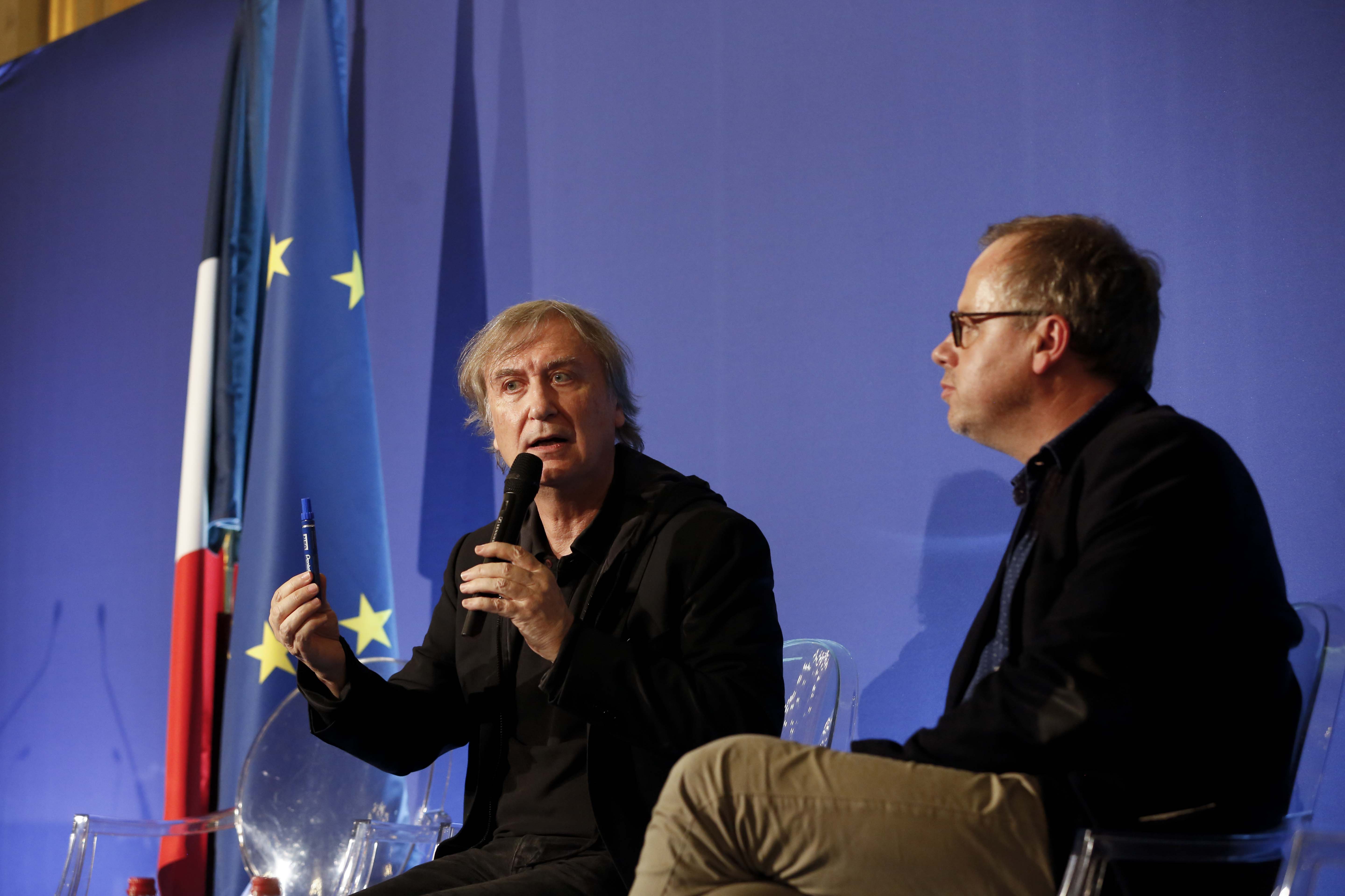Plantu, president of Cartooning for Peace, in conversation with Christophe Deloire, Reporters without Borders, photo: Judith Litvine