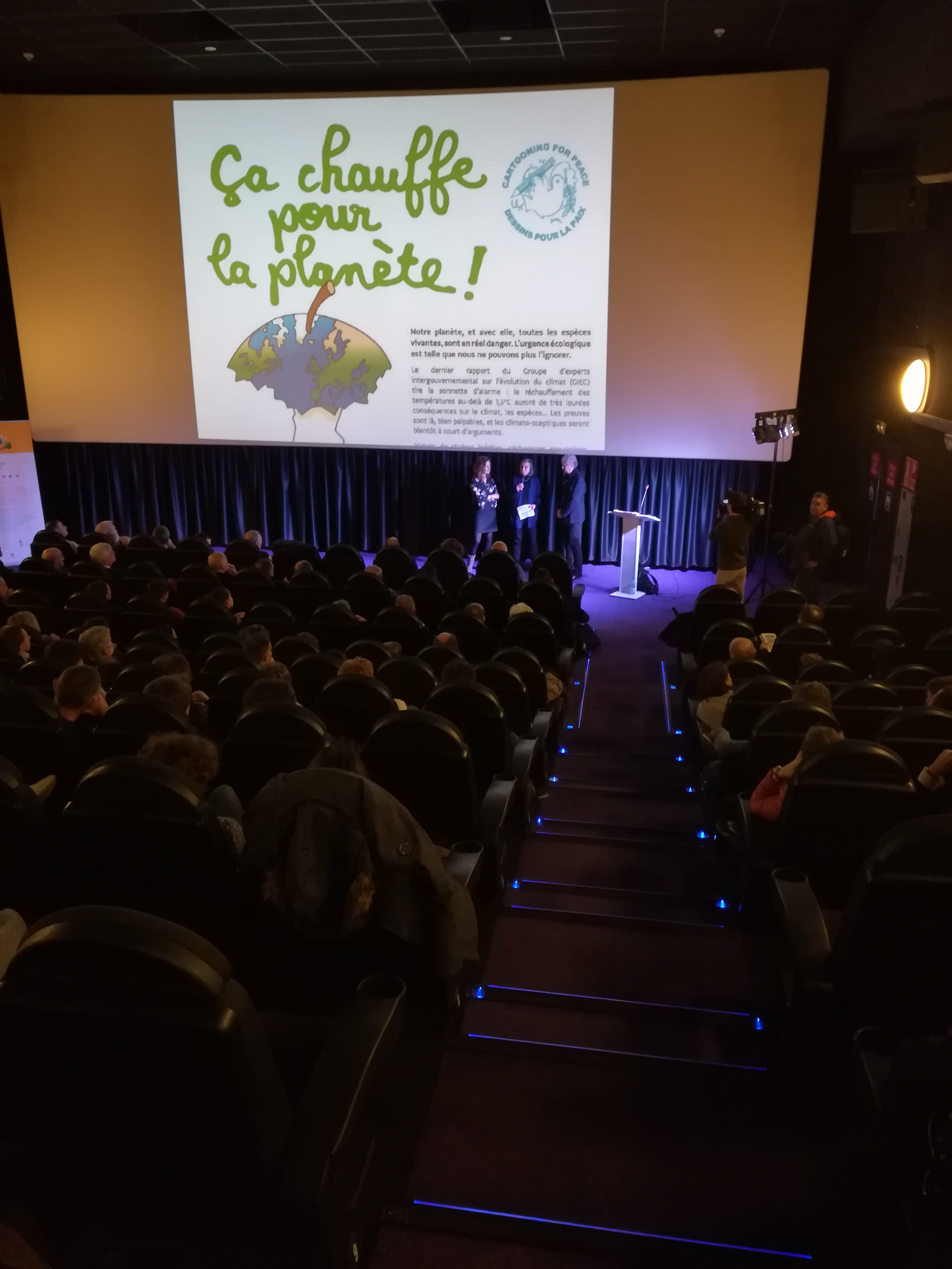 Conférence of Plantu at cinéma Illa Carlemany