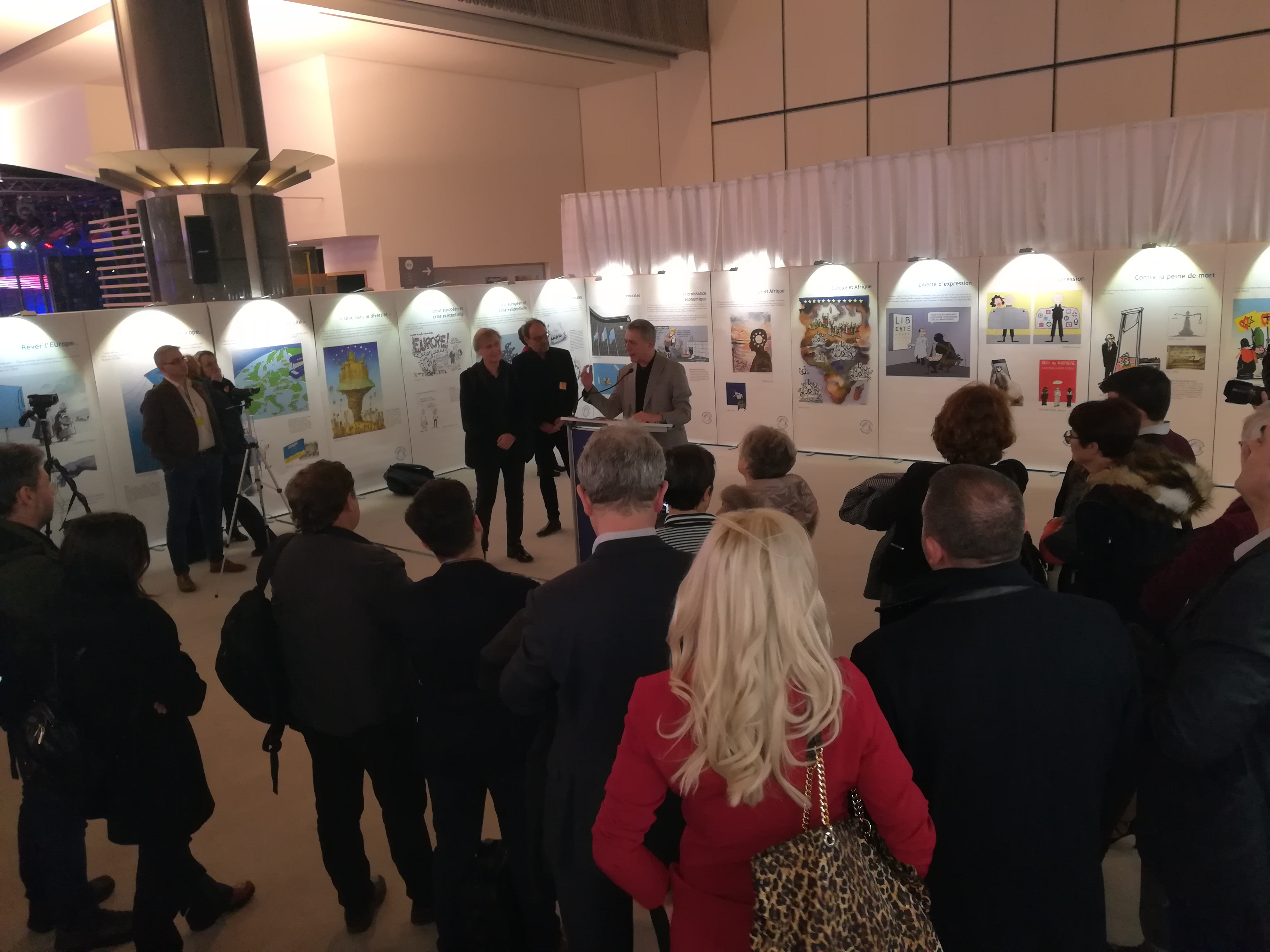 Opening of the exhibition « Decoding the stars »