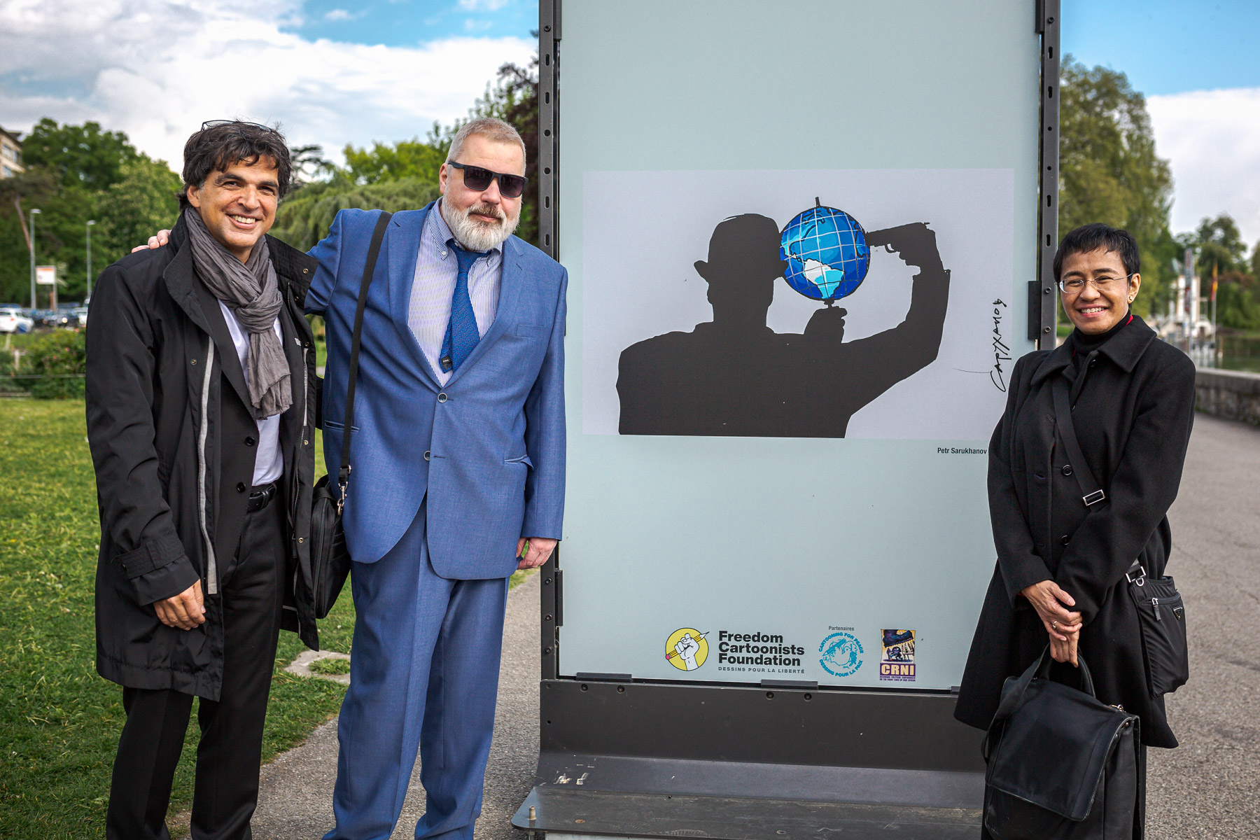 Tour of the international cartoon exhibition of the Freedom Cartoonists Foundation on the shores of Lake Geneva with the Nobel, guided by Chappatte
