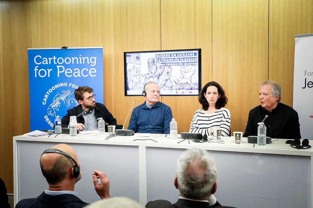 Jérémie Peltier, Vladimir Kazanevsky, Elena Volochine and Pierre Haski ©Jean Jaurès Foundation