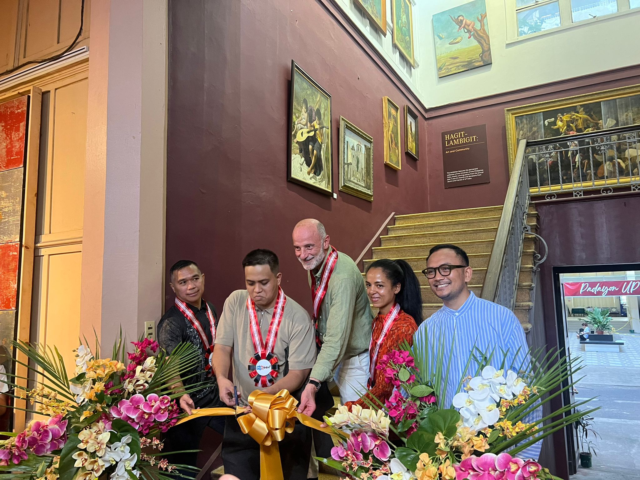 Vernissage de l’exposition à Cebu, en présence de l’Ambassade de France