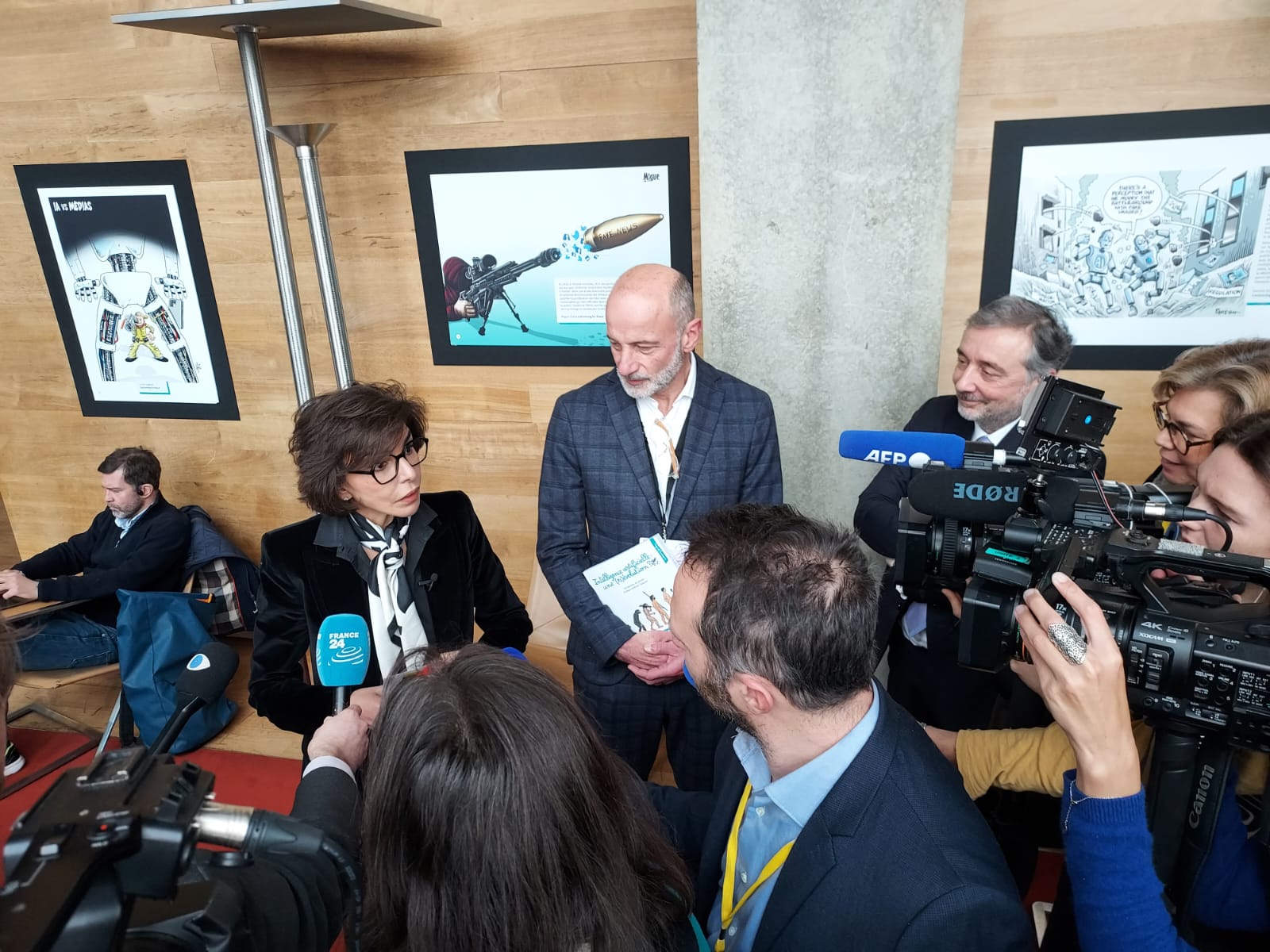 Mme La Ministre de la Culture Rachida Dati et Kak, président de CFP